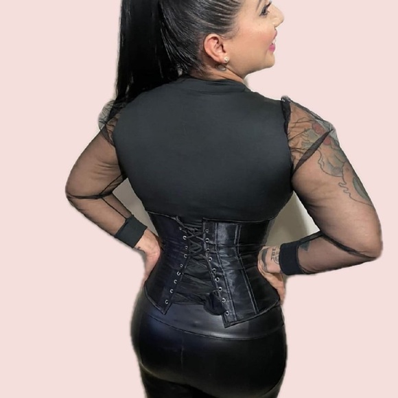 Corset - Picture 9 of 9